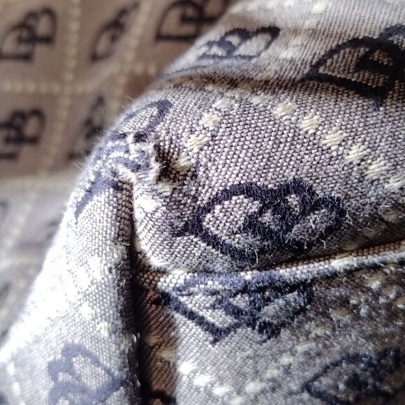 Dooney and Bourke large bag - Picture 11 of 14